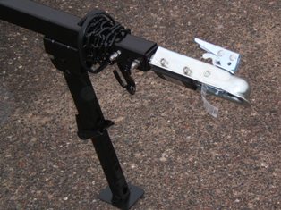Adjustable jack stand with swival coupler